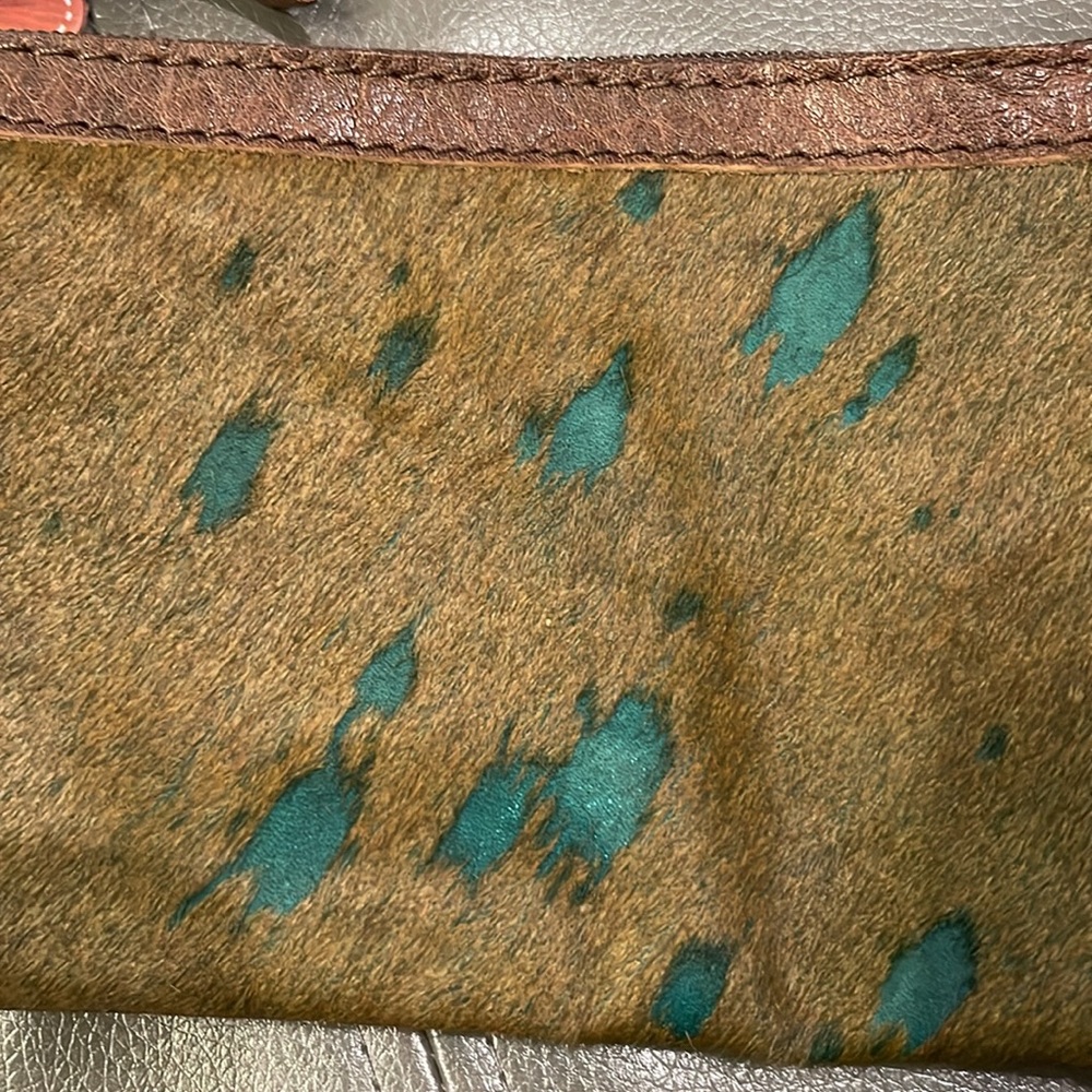 โค๏ธโค๏ธAmerican Darling Brown Turquoise Crossbody Cowhide Leather Hair-onโค๏ธโค๏ธ NWT - Picture 4 of 5
